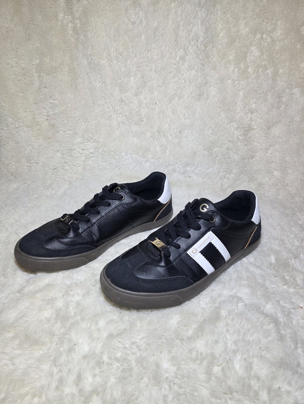 G by GUESS Olimpia Black Gold White Fashion Sneakers Low Top Shoes Women's 8.5 - Picture 4 of 10